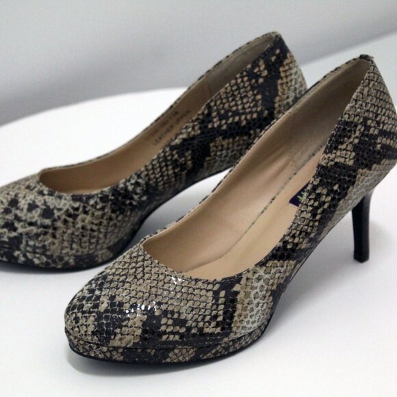 Left & Right Snake Print High Heel Pumps, Size 7.5B - Picture 4 of 6